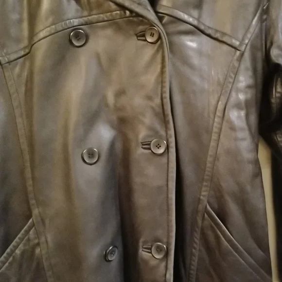 Danier button front belted black leather jacket ladies US size 6 - Picture 15 of 15